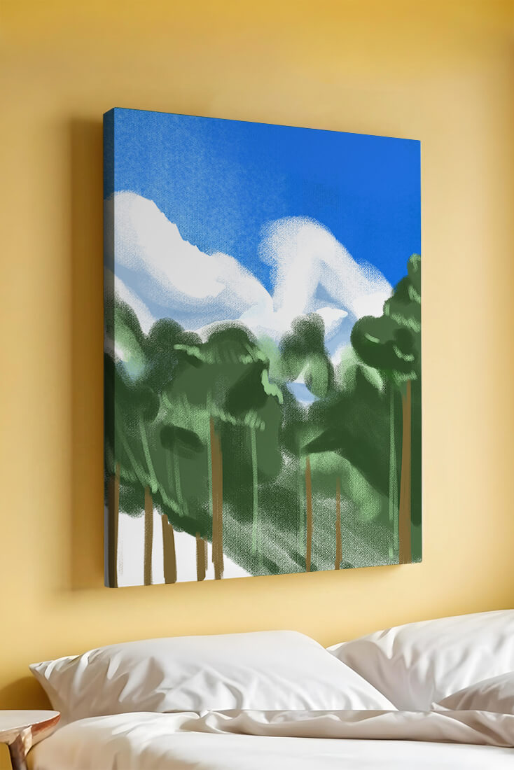 Malerische Waldlandschaft mit blauem Himmel und flauschigen Wolken