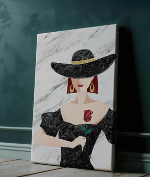 Elegante Frau mit stilvollem schwarzen Hut und roter Rose