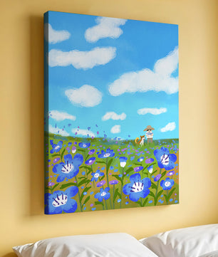 Mann und Hund auf einer leuchtenden Blumenwiese unter blauem Himmel