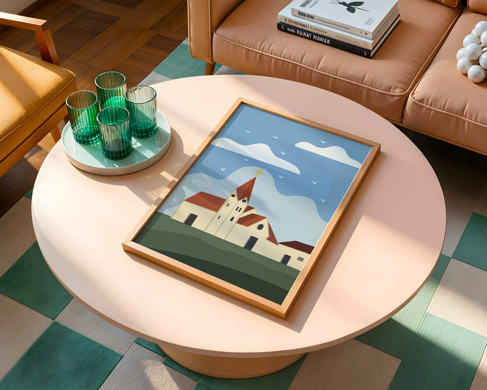 Paisaje idílico de iglesia con cruz dorada y cielo azul