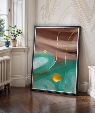 Composición abstracta con elementos dorados sobre fondo turquesa y marrón