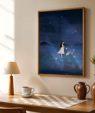 Niña en vestido blanco mirando al cielo estrellado