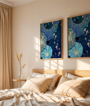 Scène sous-marine vibrante avec des carpes koï et un motif floral abstrait