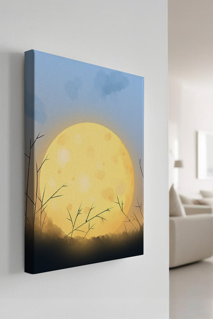Paisaje sereno de una luna llena brillante contra un cielo crepuscular con hierba en silueta
