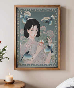 Mujer elegante en kimono floral rodeada de pájaros y flores de loto