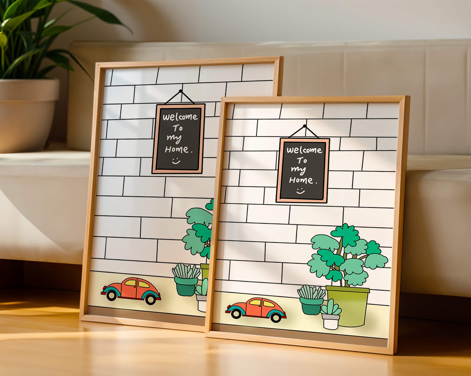 Kreidetafel-Schild mit Topfpflanzen und Spielzeugauto auf Ziegelmauer-Hintergrund