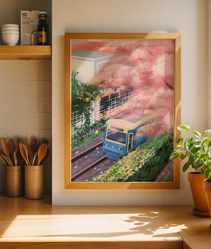 Zug in Kirschblütenlandschaft mit modernem Gebäude