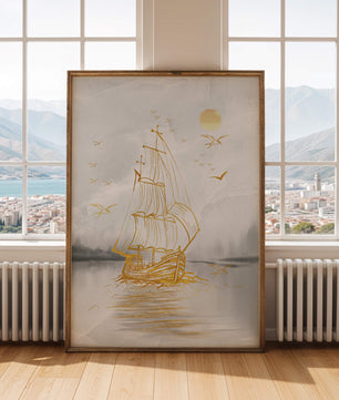 Escena náutica serena con velero dorado en el mar