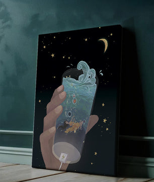 Escena abstracta del cielo nocturno con una mano sosteniendo un vaso de agua agitada.