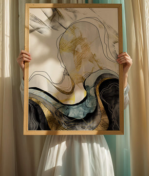 Arte abstracto con líneas fluidas y detalles dorados