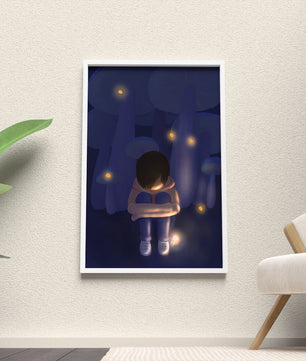 Paysage nocturne serein avec un personnage réfléchi au milieu de vers luisants et de champignons