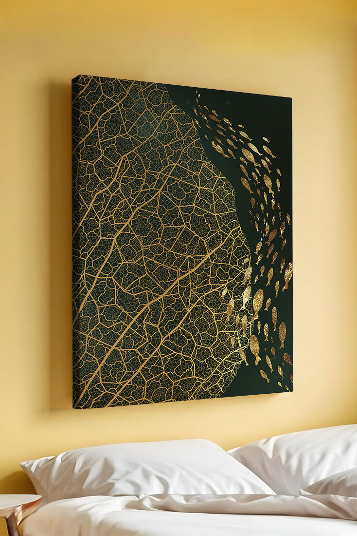 Hoja abstracta con patrón geométrico y siluetas de peces