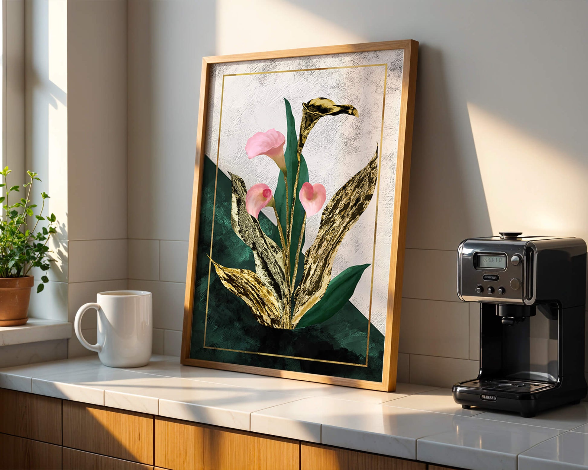 Abstrakte botanische Kunst mit rosa Calla-Lilien und goldenen Blättern