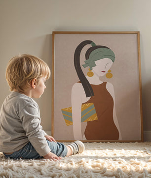 Retrato de mujer estilizado con colores apagados y elementos geométricos