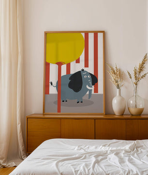 Illustration eines verspielten Elefanten mit einem gelben Ballon in abstrakter Umgebung