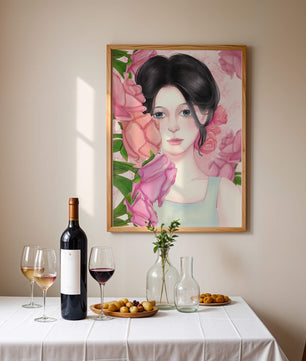 Illustration d'une femme entourée de roses roses