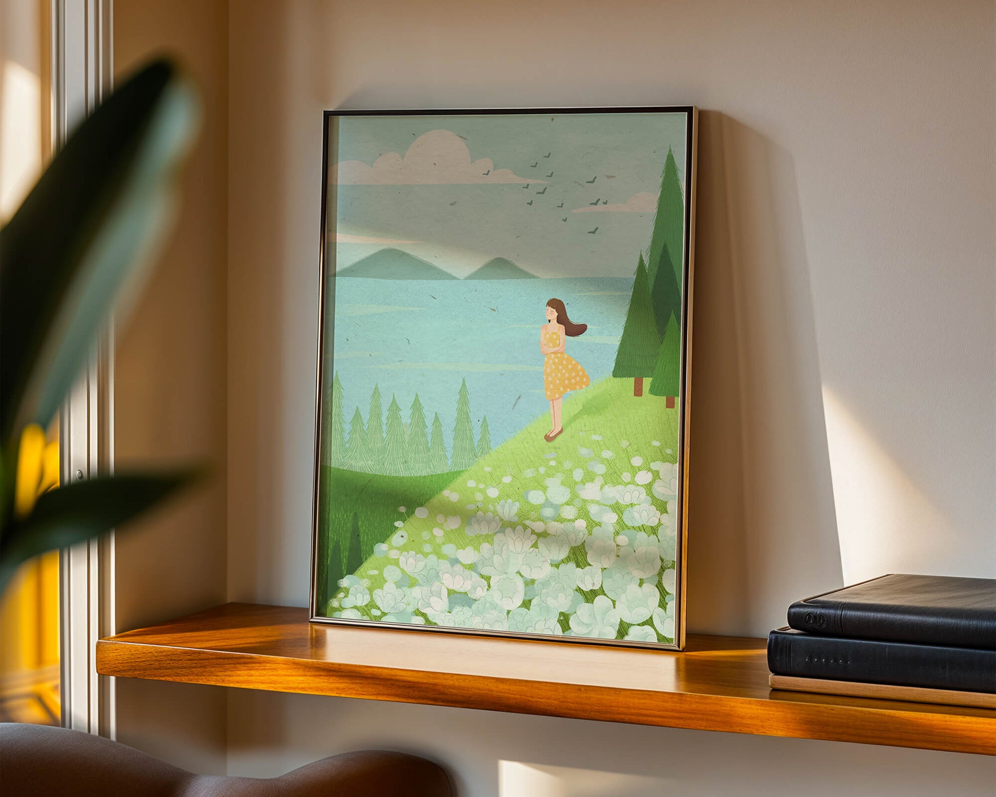 Mujer en vestido amarillo en la ladera con flores y árboles