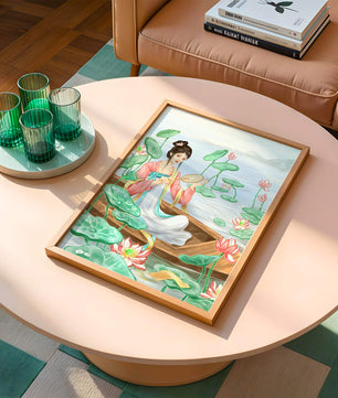 Femme élégante en tenue traditionnelle assise dans une barque parmi des fleurs de lotus