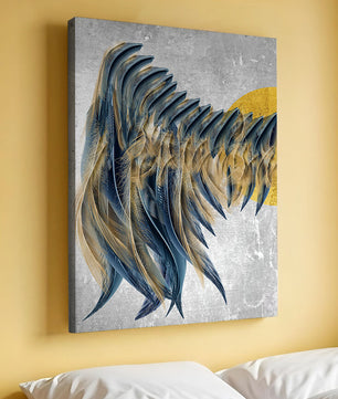 Arte de plumas abstractas con detalles dorados sobre fondo texturizado
