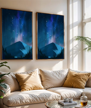Paisaje montañoso sereno con auroras boreales y bosque oscuro