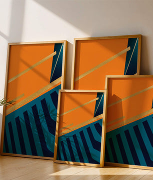 Moderne geometrische Abstraktion mit goldenen Elementen und kräftigen Farben 