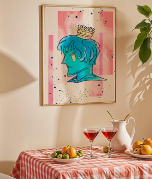 Illustration artistique d’un personnage au visage bleu avec une couronne dorée sur un fond abstrait