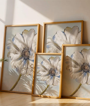 Art captivant de fleurs blanches avec des nuances de bleu sur un fond pastel