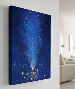 Feu d'artifice bleu dans la nuit avec étincelles dorées