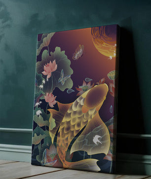 Bunte Koi-Fische mit Lotusblumen und Schmetterlingen bei Sonnenuntergang