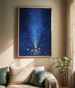 Feu d'artifice bleu dans la nuit avec étincelles dorées