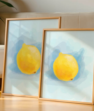 Obra de arte en acuarela de un limón sobre un fondo azul