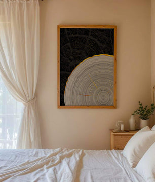 Abstract Wood Grain Pattern with Gold Accents on Black Background - Mi tienda