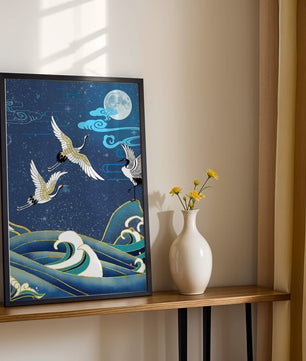 Una escena nocturna serena con grullas y olas al estilo del arte tradicional japonés