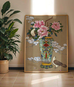 Elegante jarrón de estilo asiático con peonías y pájaros