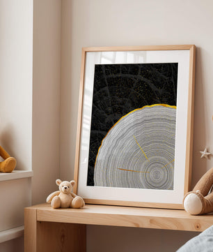 Abstract Wood Grain Pattern with Gold Accents on Black Background - Mi tienda