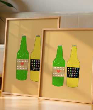 Ilustración de botellas de cerveza coloridas con etiquetas artísticas