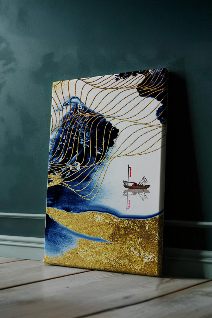 Paisaje abstracto con olas doradas y un barco solitario sobre fondo azul y blanco.