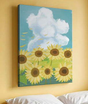Sonnenblumen in einer hellen Wiese mit blauem Himmel und Wolken