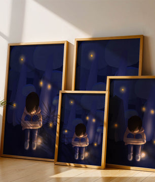 Paysage nocturne serein avec un personnage réfléchi au milieu de vers luisants et de champignons