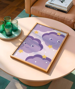 Wunderliches lila Wolken- und Sternenmuster für die Kinderzimmerdekoration