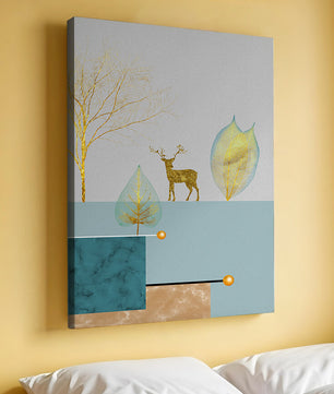 Abstrakte Komposition mit goldenem Hirsch und Blättern auf strukturiertem Hintergrund