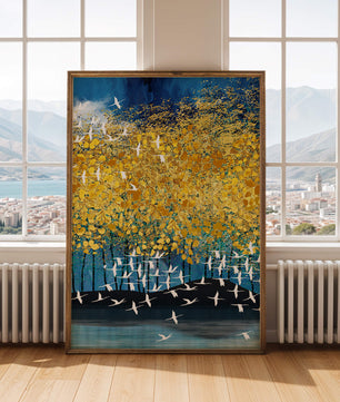 Paisaje abstracto con follaje dorado y aves voladoras