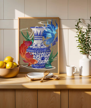 Jarrón de cerámica elegante con diseño de peces vibrantes y flores