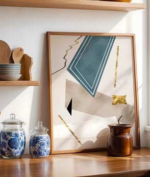 Abstraktes geometrisches Kunstwerk mit goldenen Akzenten und dynamischen Formen
