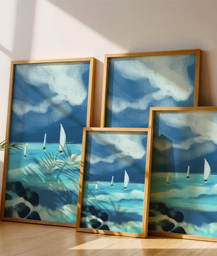 Paisaje marino con veleros navegando olas azules bajo un cielo dramático