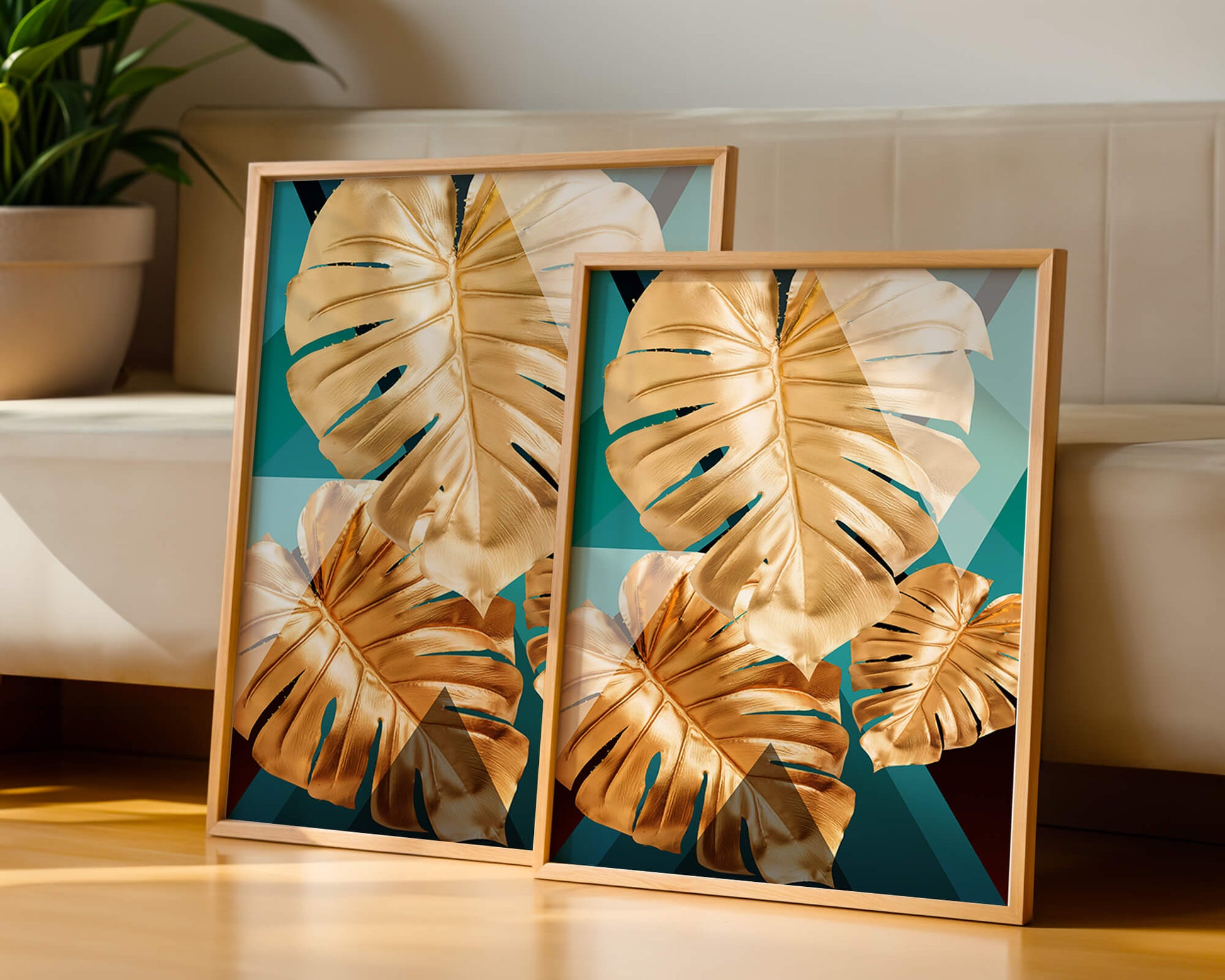 Hojas de monstera doradas sobre fondo geométrico