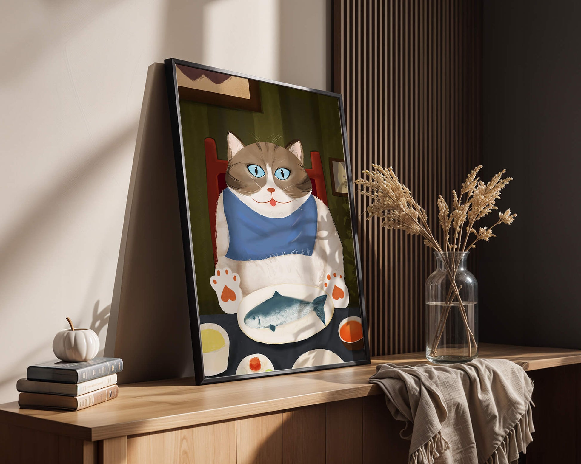 Ilustración de un gato comiendo con pescado y babero azul
