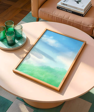 Un paisaje sereno de cielo azul y césped verde