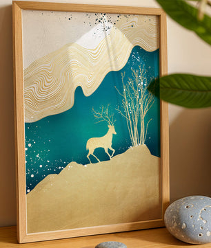 Elegante abstrakte Kunst mit goldenem Hirsch und Naturthema