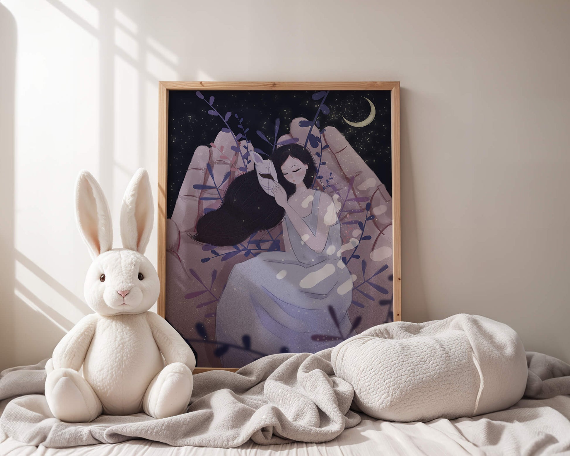 Un momento tierno bajo la luz de la luna con máscara y atmósfera onírica